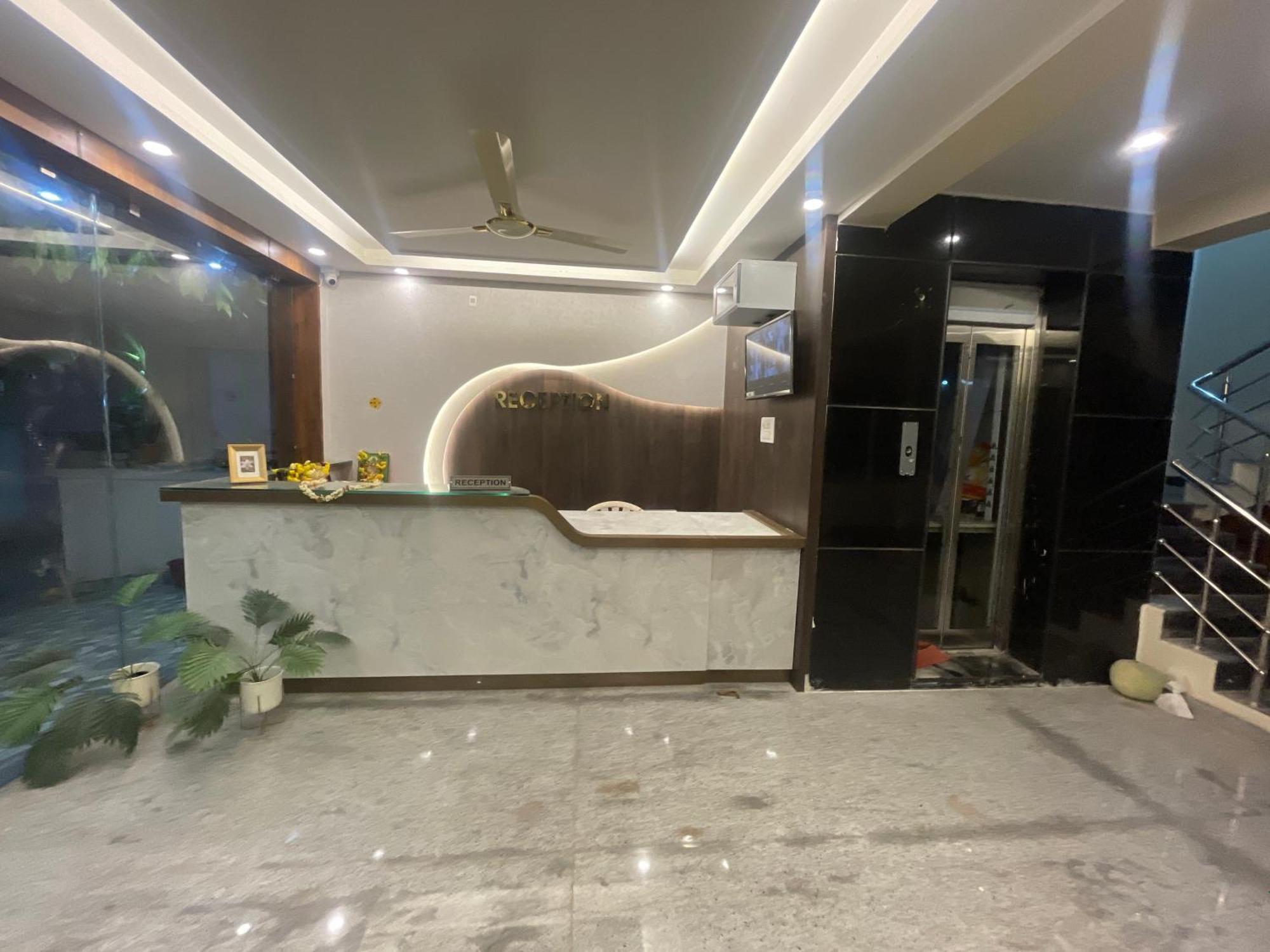 Sri Ganesh Residency 호텔 티루파티 외부 사진